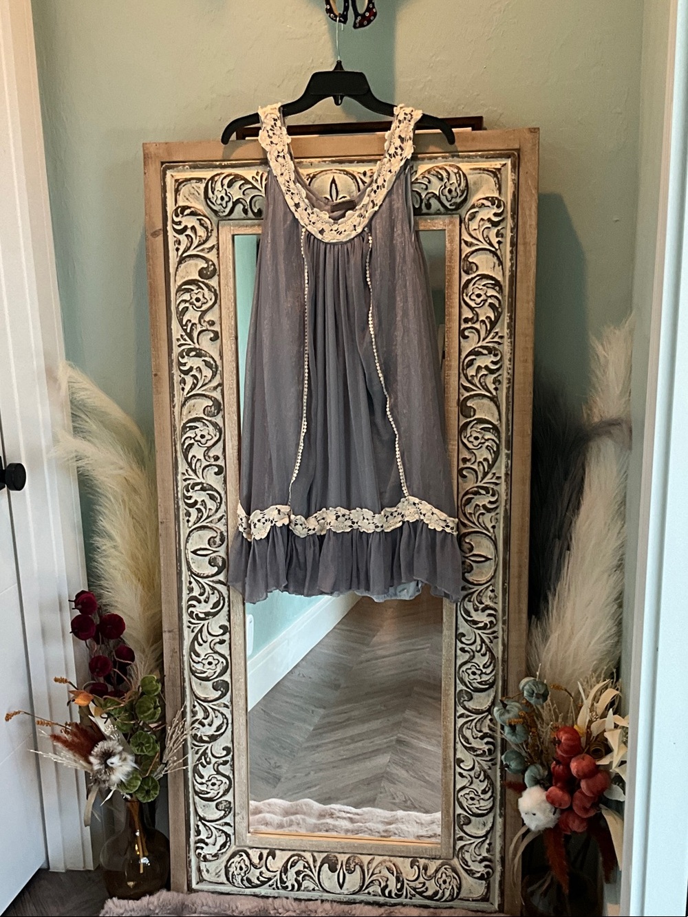 Elegant Gray Decorative Dress Accent by
